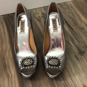 Badgley Mischka Lissa Pewter Platform pumps